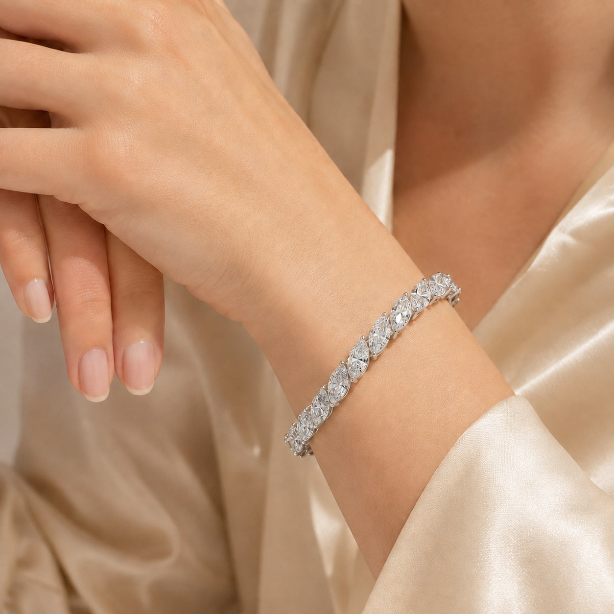10.00 Carat Marquise Diamond Claw Setting Tennis Bracelet 9k Gold
