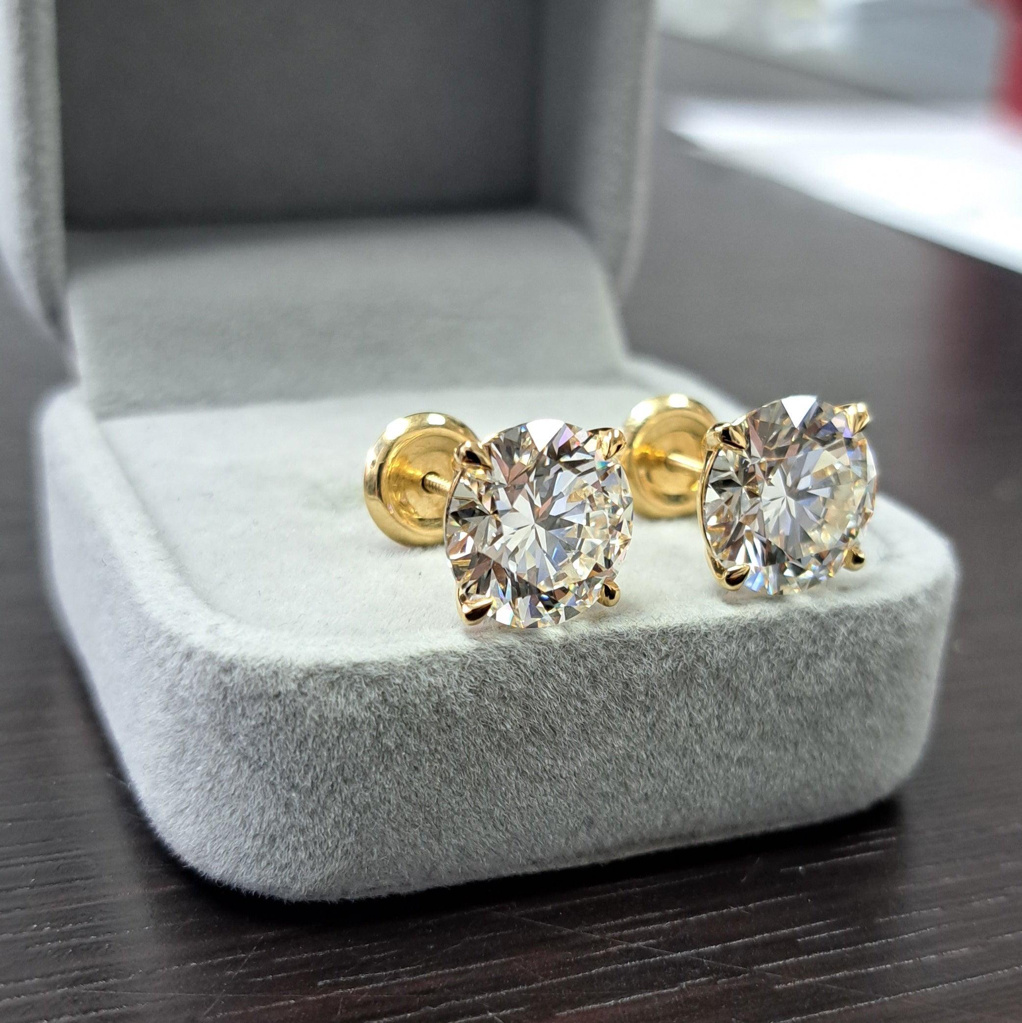 IGI CERTIFIED 10.00Carat Huge ROUND DIAMOND STUD EARRINGS IN 18k YELLOW GOLD