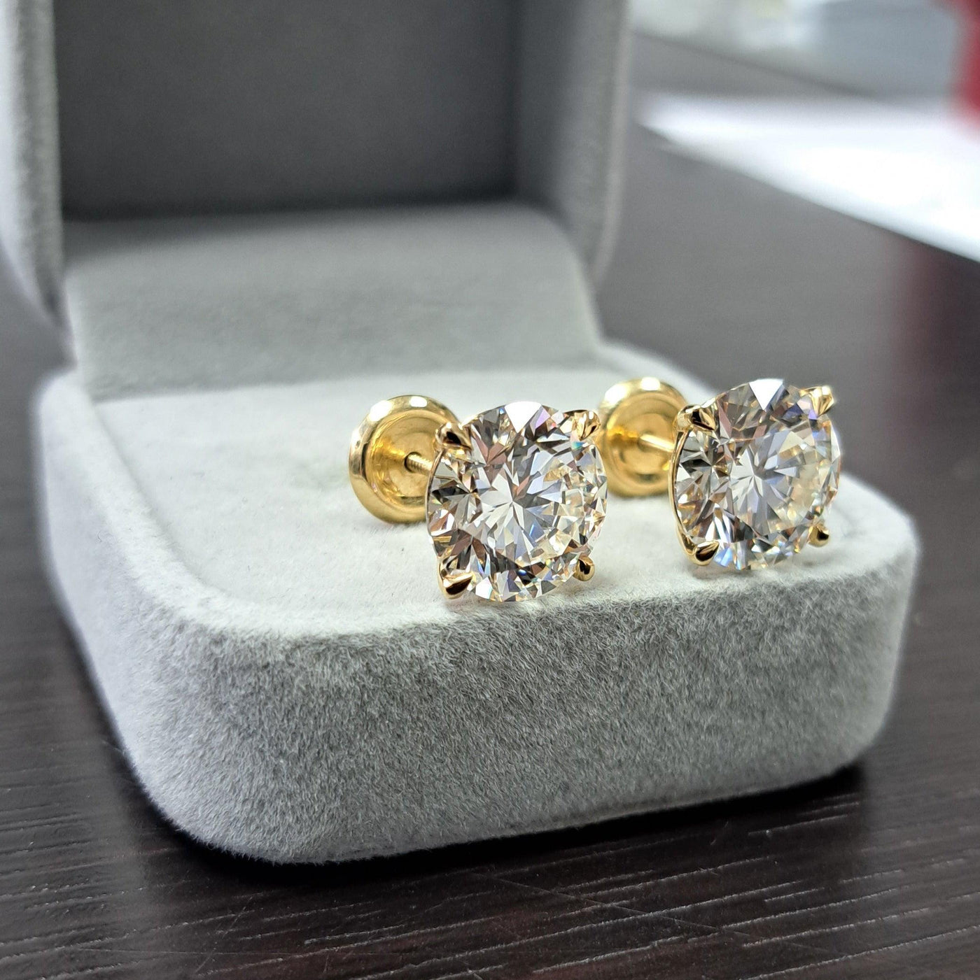 CERTIFIED F-G/VS 10.00Carat Huge ROUND DIAMOND STUD EARRINGS IN 18k YELLOW GOLD