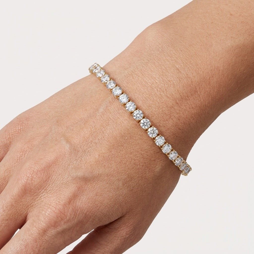 D/VVS 12.00 ct Lab Diamond Claw Set Tennis Bracelet in 9k Gold 7in