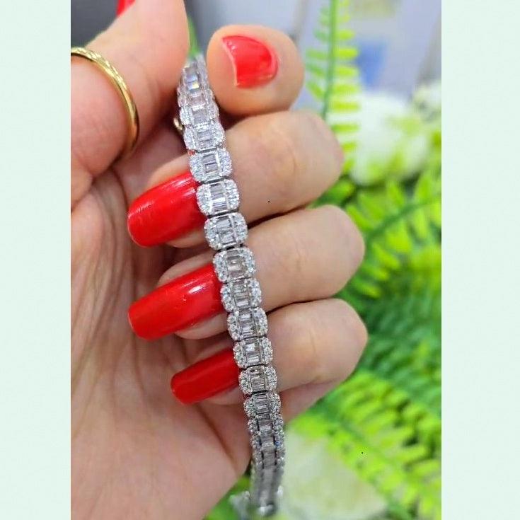 8.00ct Round Diamond Tennis Bracelet - Gold (Angle View 4)