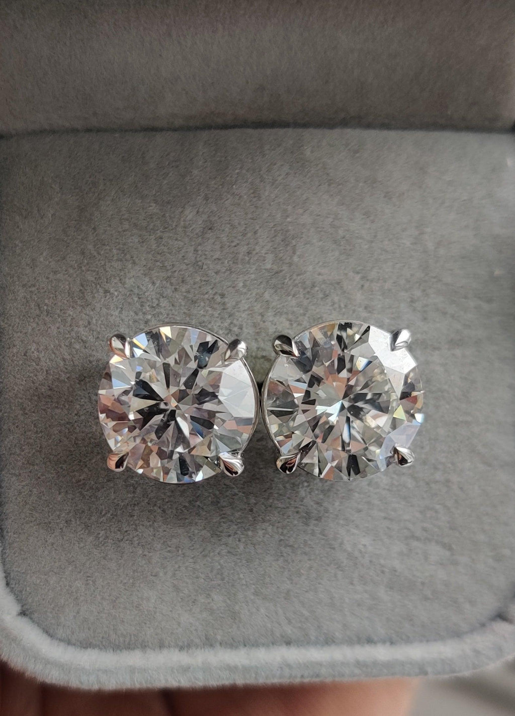 Certified E/VS 10.04 Ct Big Round Diamond Stud Earrings in 18k White Gold