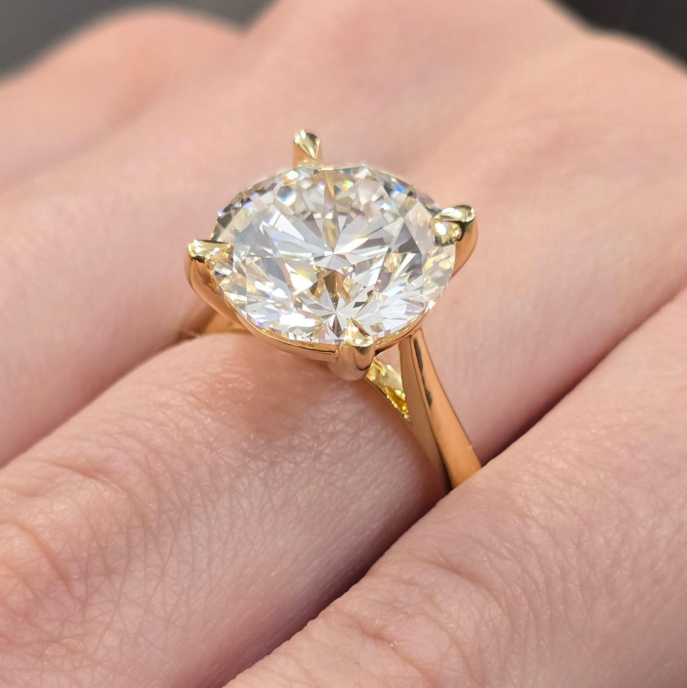 Clearance – 6.00Ct Round Lab Grown Diamond Solitaire Engagement Ring | IGI Certified