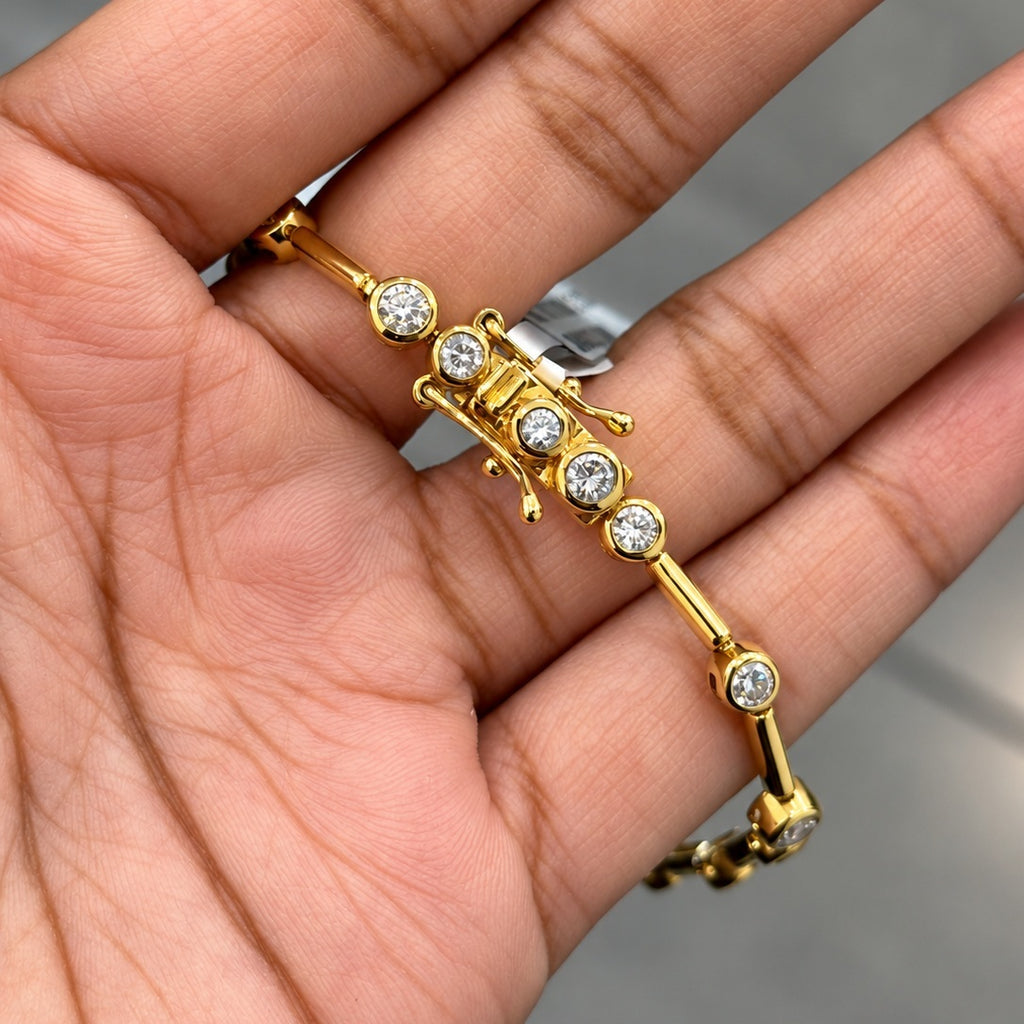 3.00ct Round Diamond Tennis Bracelet - 9k Yellow Gold (Angle View 4)