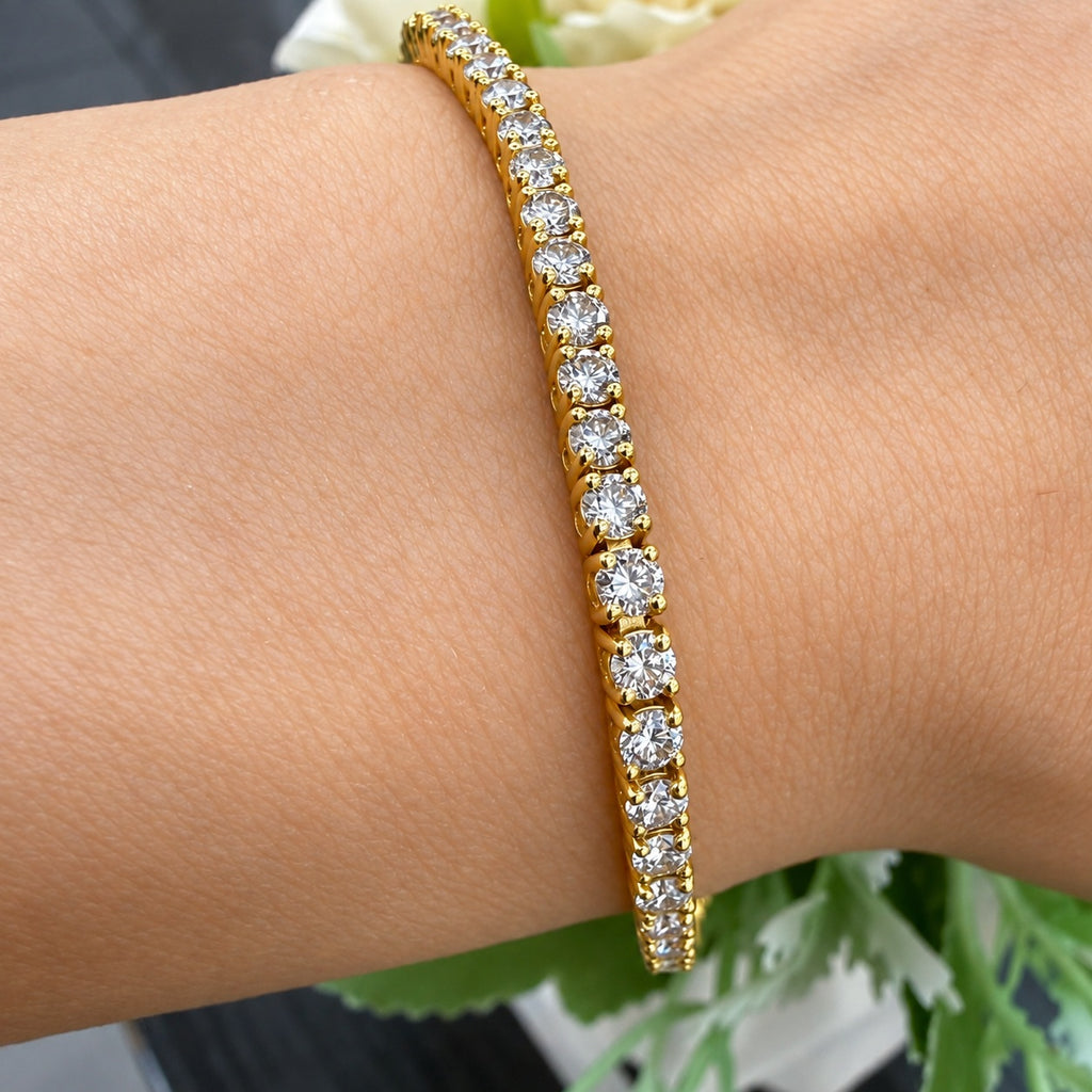 4.00ct Round Diamond Tennis Bracelet - 9k White Gold (Angle View 2)