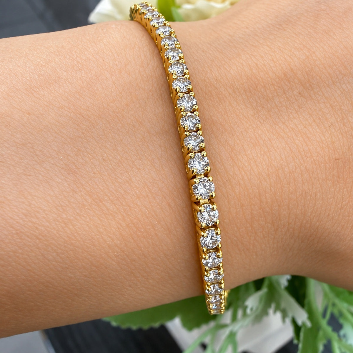 4.00ct Round Diamond Tennis Bracelet - 9k White Gold (Angle View 2)