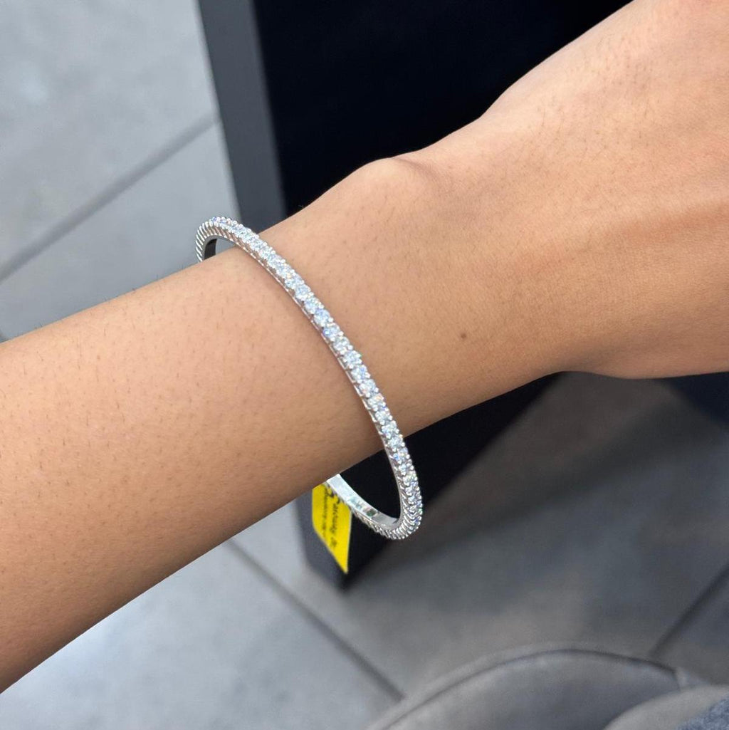 6.50CT D/VS Lab Grown Round Diamond Claw Set Tennis Bangle In 9k White Gold