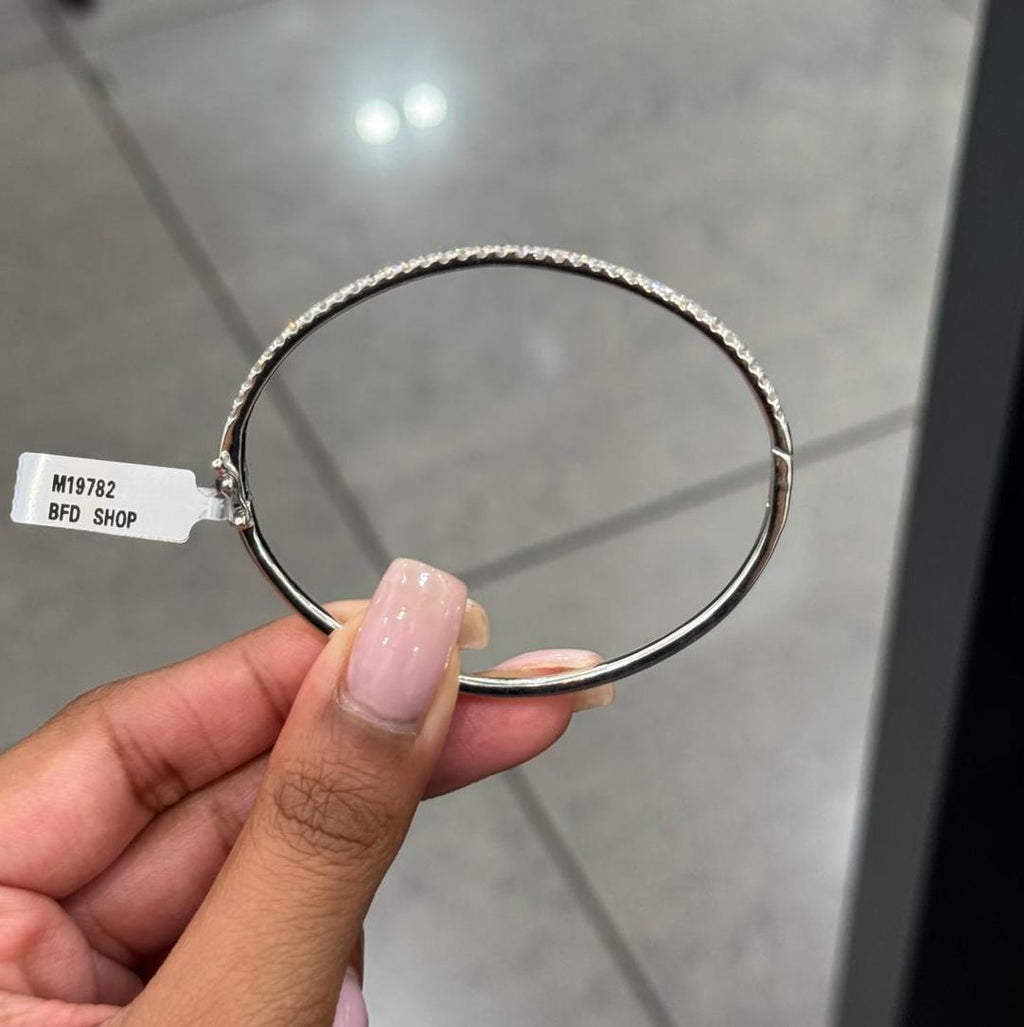 Natural 1.50ct F/VS Round Diamond Micro Pave Tennis Bangle In 18k White Gold