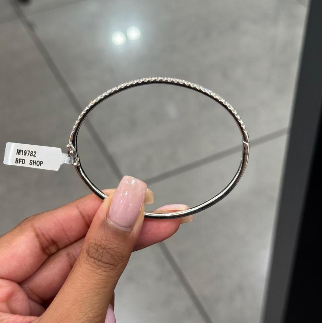 Natural 1.50ct F/VS Round Diamond Micro Pave Tennis Bangle In 18k White Gold