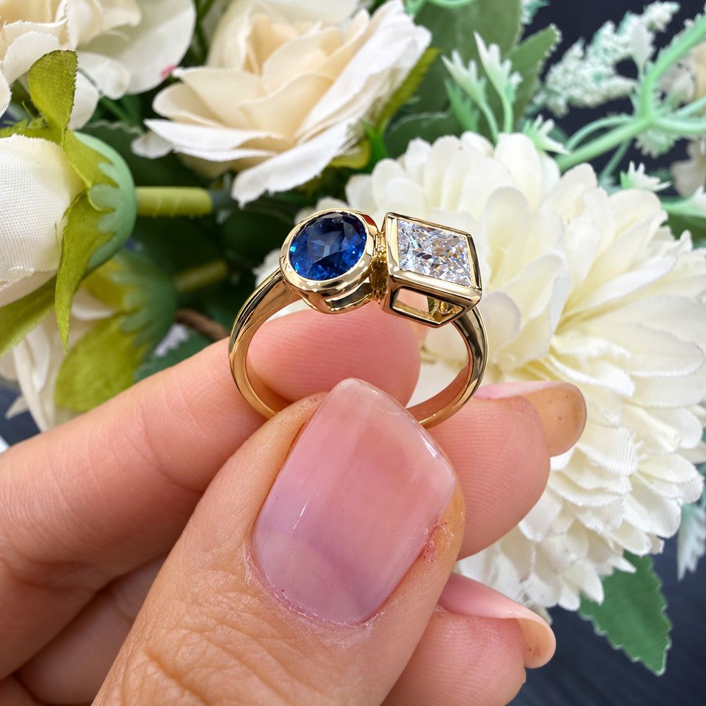 Toi et Moi Ring GIA Certified 1.00 Carat with Oval Blue Sapphire and Princess-Cut Diamond In 18k Yellow Gold