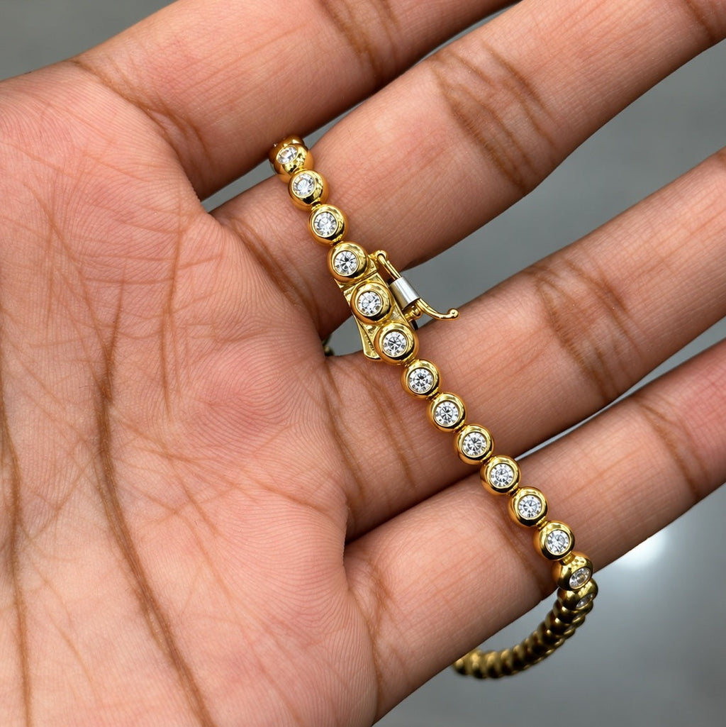 2.00ct Round Diamond Tennis Bracelet - Gold (Angle View 7)