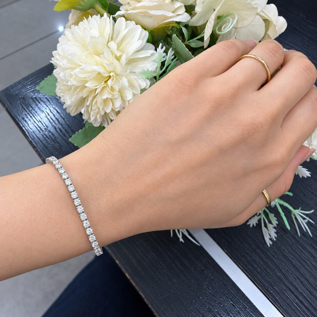 3.00ct Round Diamond Tennis Bracelet - 9k White Gold (Angle View 2)