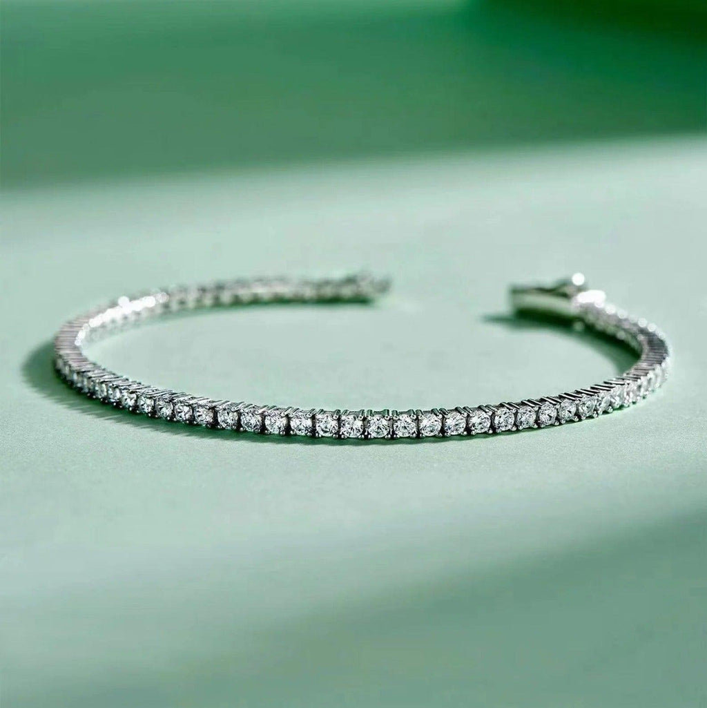 D/VVS Round Brilliant Lab Diamonds in Tennis Bracelet