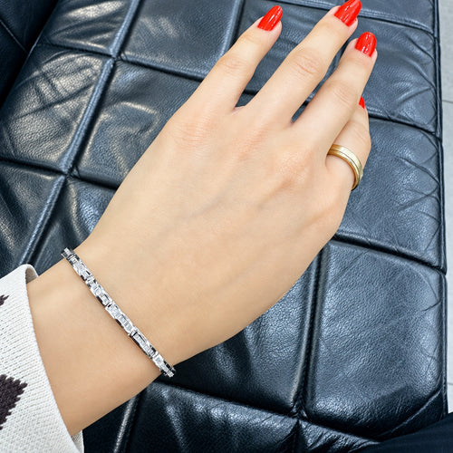4.00ct Baguette Diamond Tennis Bracelet - 9k White Gold (Angle View 1)