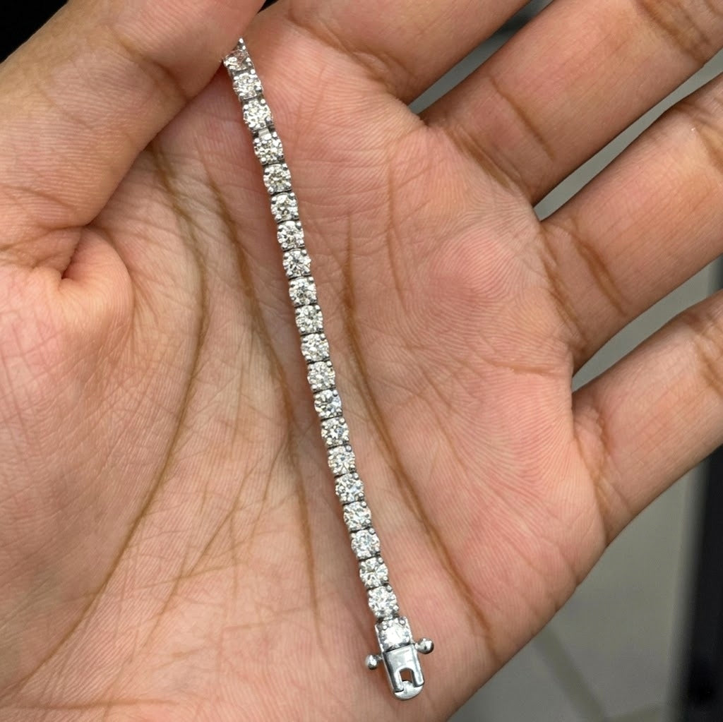 20.00ct Round Diamond Tennis Bracelet - Gold (Angle View 5)