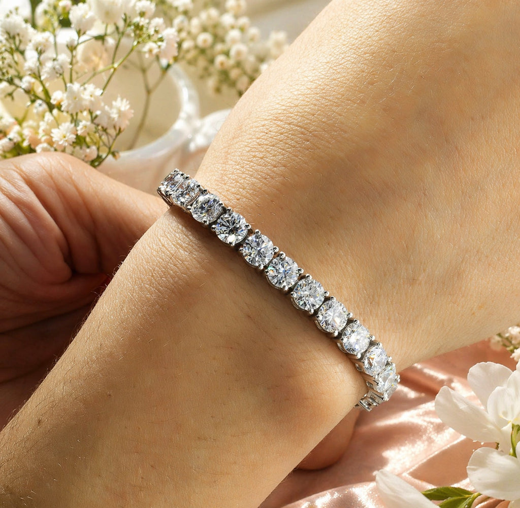 25.00ct Round Diamond Tennis Bracelet - 9k White Gold