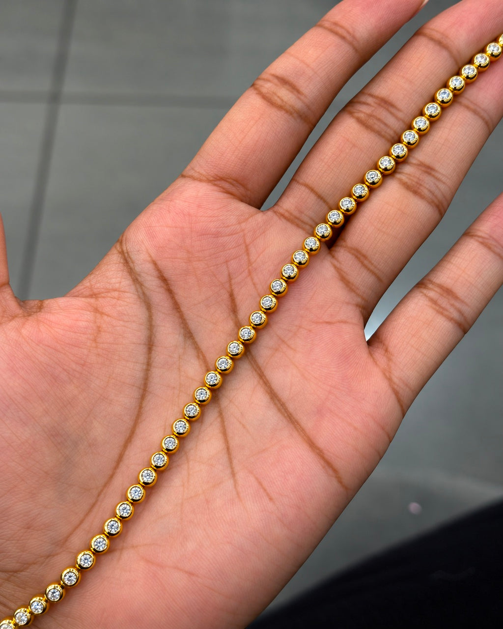 2.00ct Round Diamond Tennis Bracelet - Gold (Angle View 6)