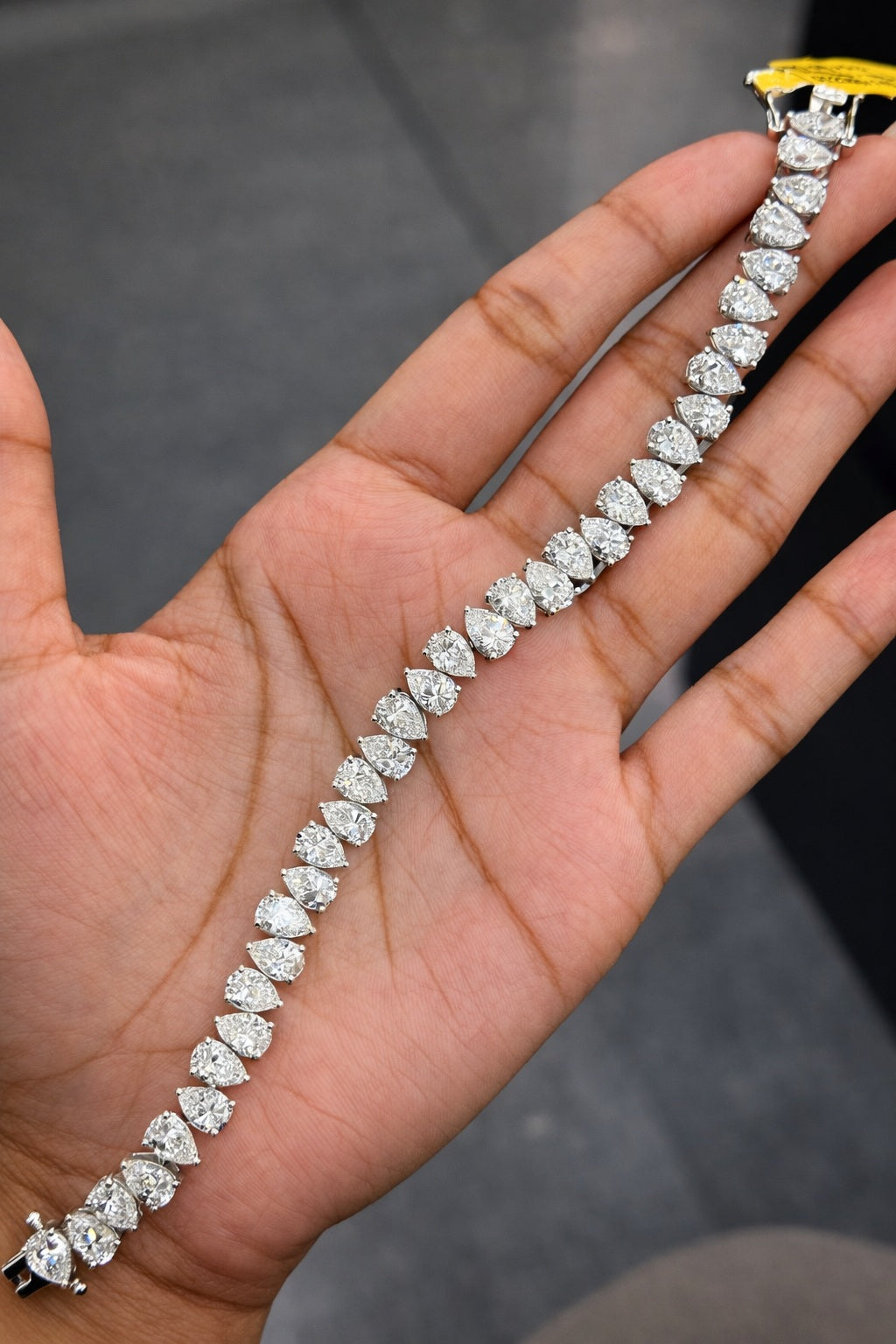 23CT D-E/VS Pear Lab Diamond Tennis Bracelet in White Gold