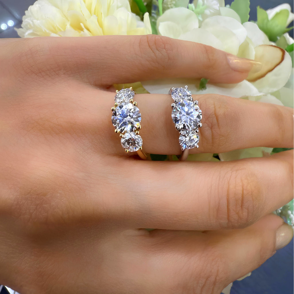 D/VS 2.00ct - 3.00ct Classic Round Diamond Trilogy Engagement Ring in Platinum