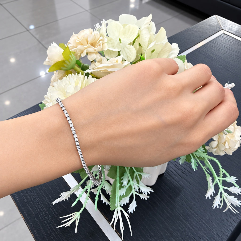 2.00ct Round Diamond Tennis Bracelet - 9k White Gold (Angle View 1)