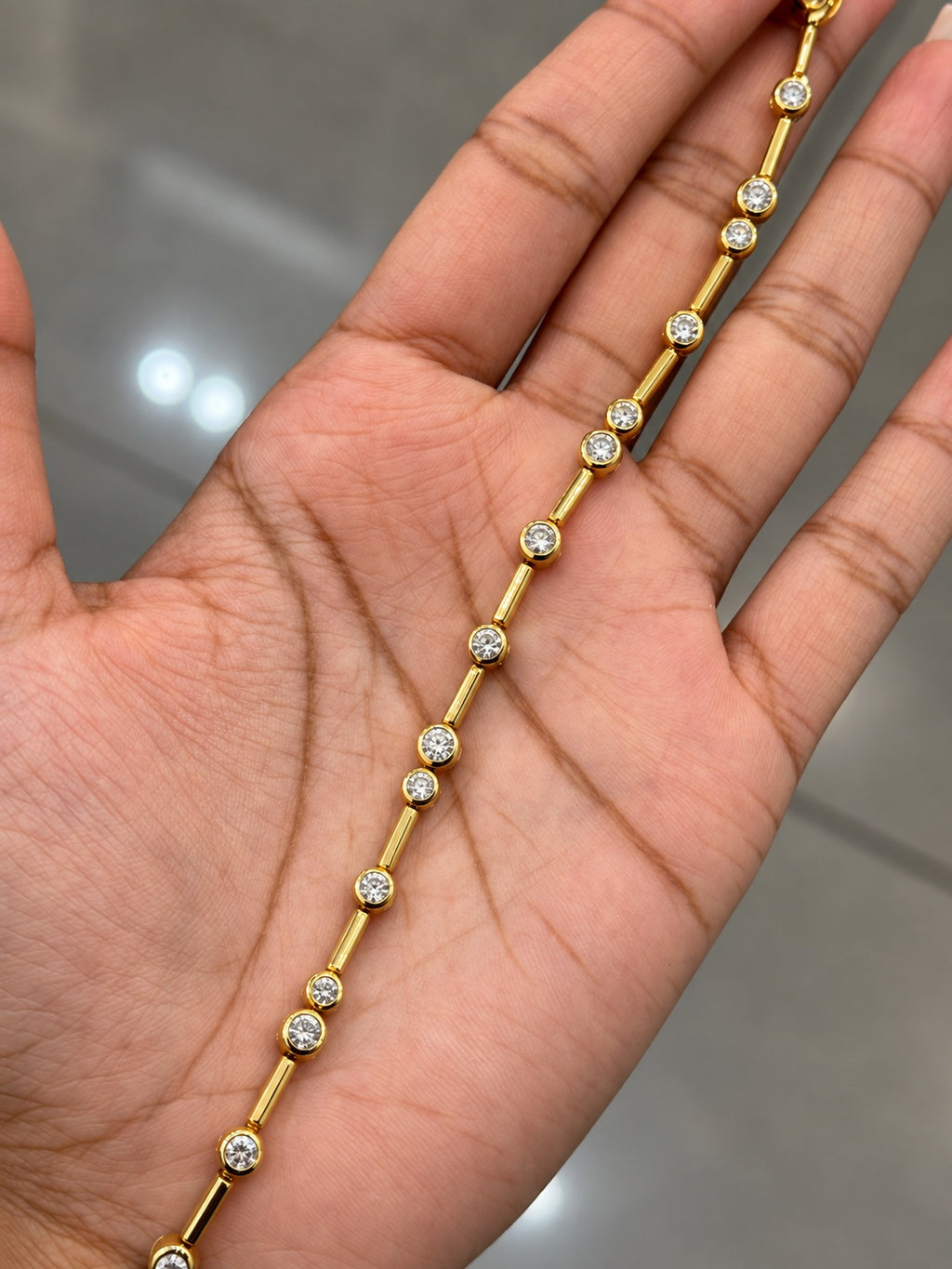 3.00ct Round Diamond Tennis Bracelet - 9k Yellow Gold (Angle View 5)