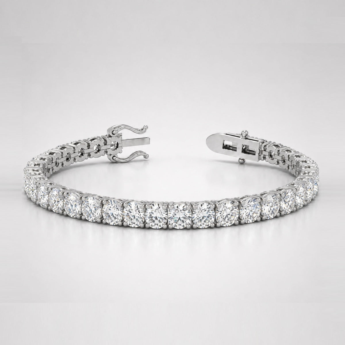 30.00ct Round Diamond Tennis Bracelet - Gold