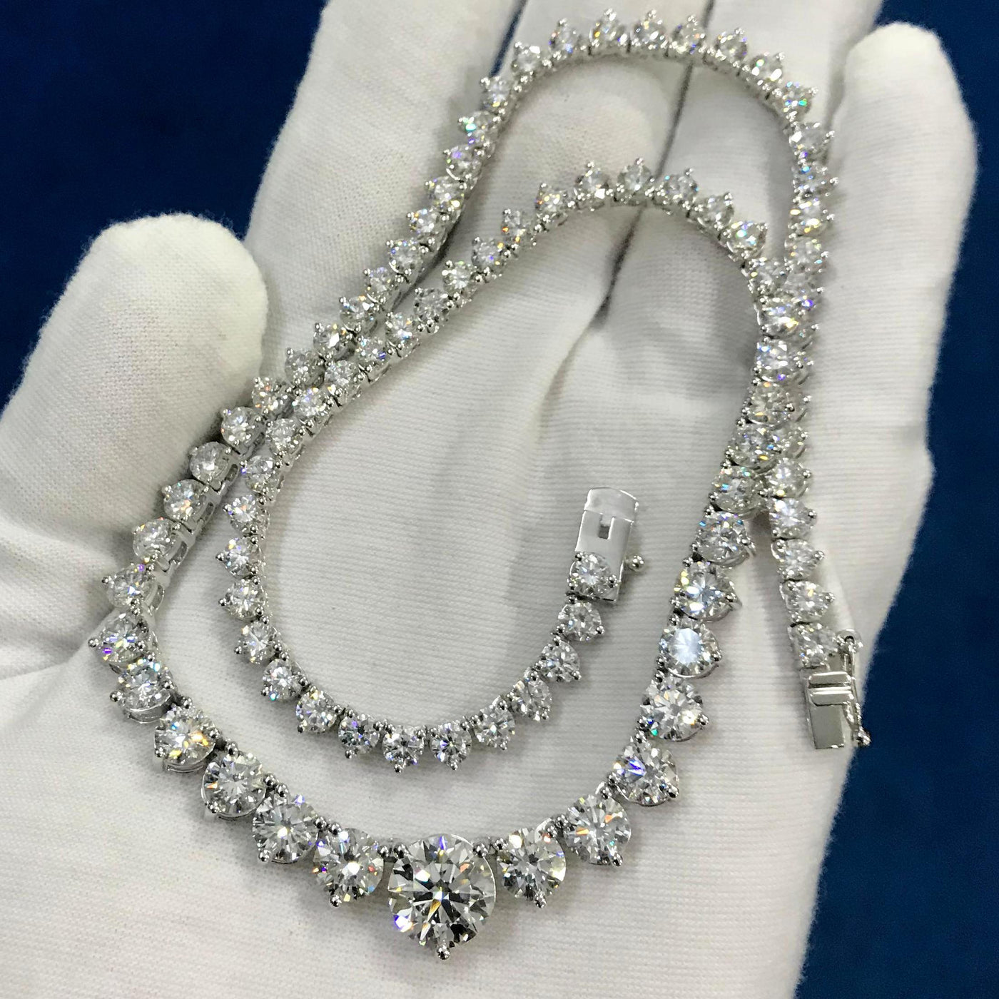 D/VS 30Carat Lab Diamond Graduated Necklace in Hallmarked 18k White Gold 36 Grams