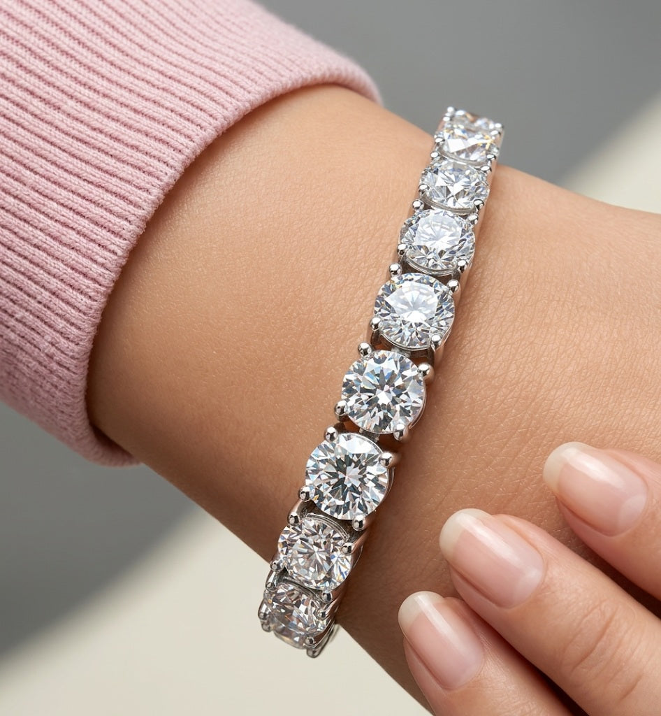 D/VS 35.00ct Lab Diamond Claw Set Tennis Bracelet in 9k Gold | 1.5ct Each Diamond