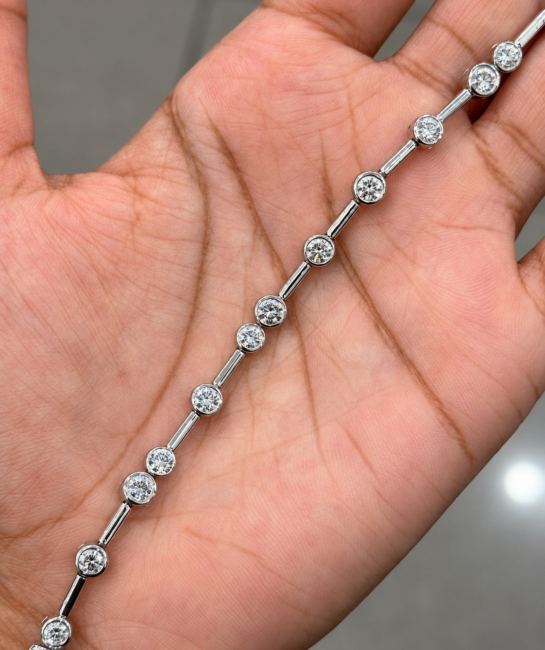 4.00ct Round Diamond Tennis Bracelet - Gold (Angle View 3)