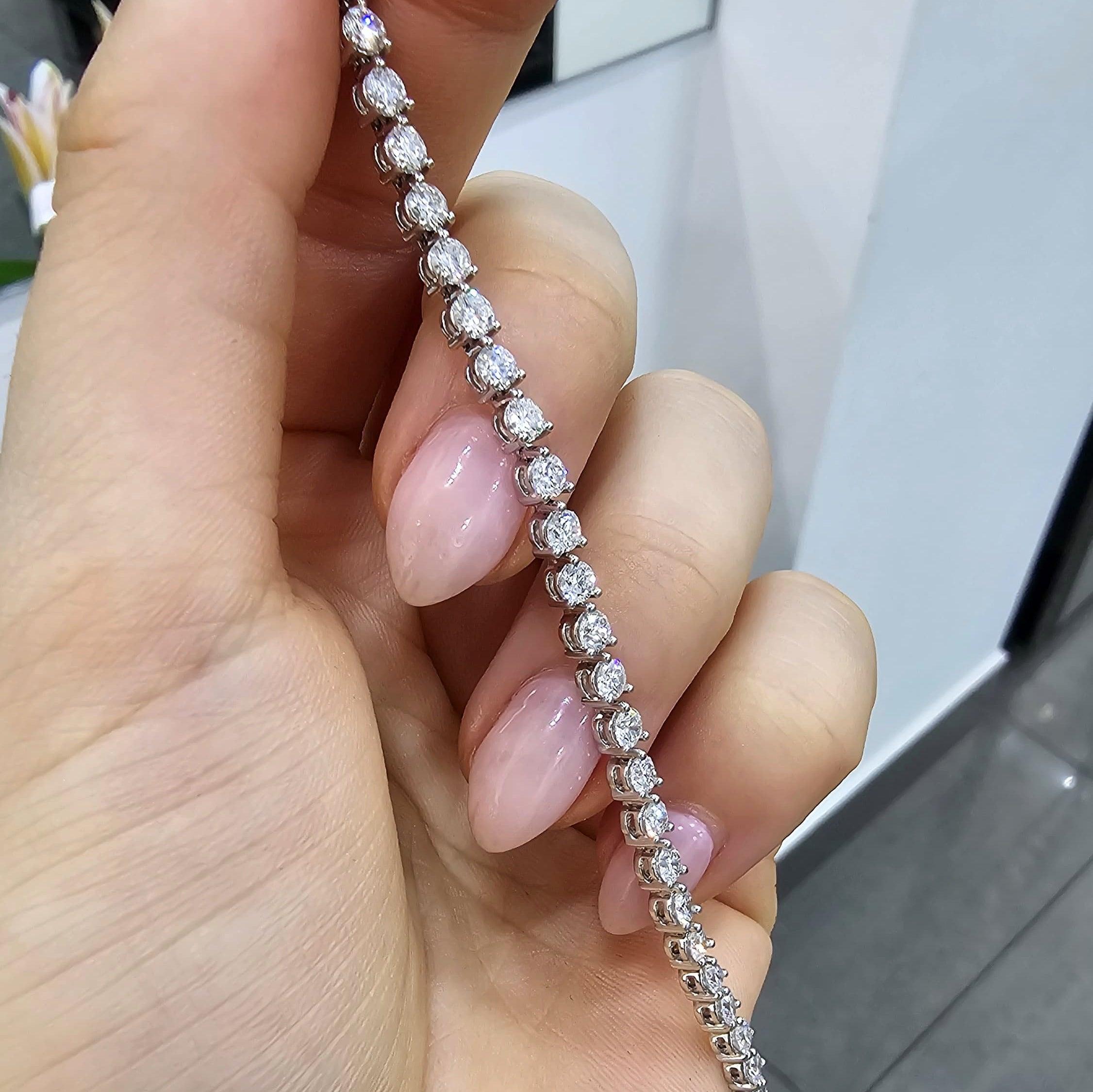 Clearance ! D/VS 3.00Ct - 7.00ct Lab Round Diamond 3 Prong Tennis Bracelet in White Gold