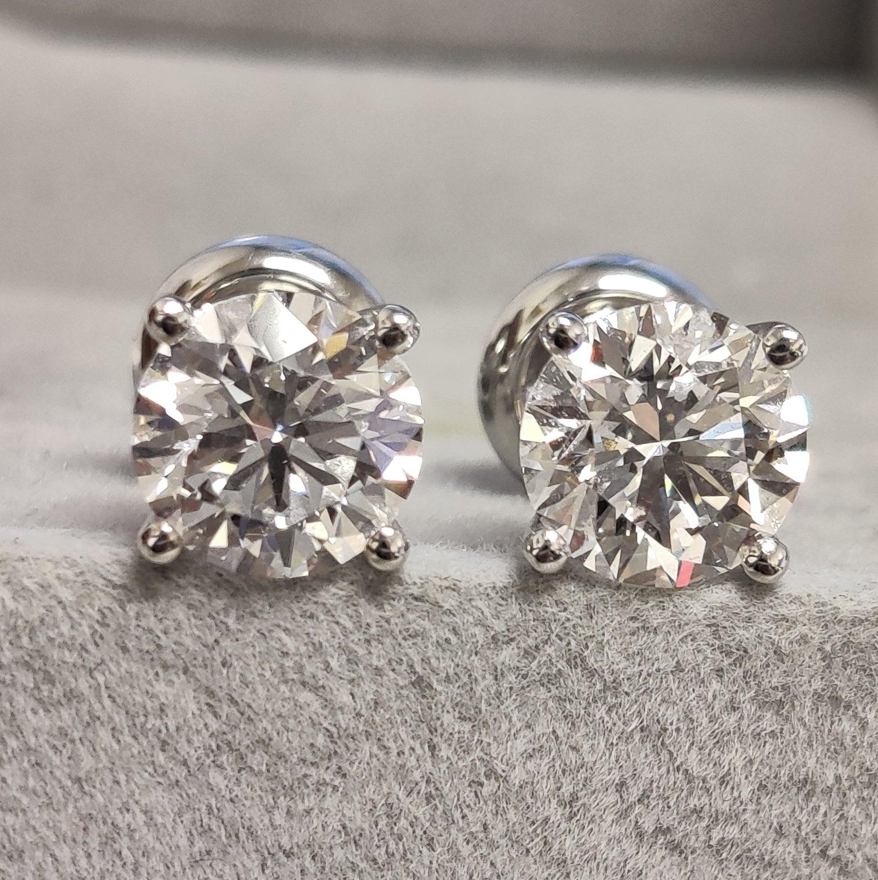 Certified E/VS 4.00Ct Hugh Round Diamond Stud Earrings in Platinum
