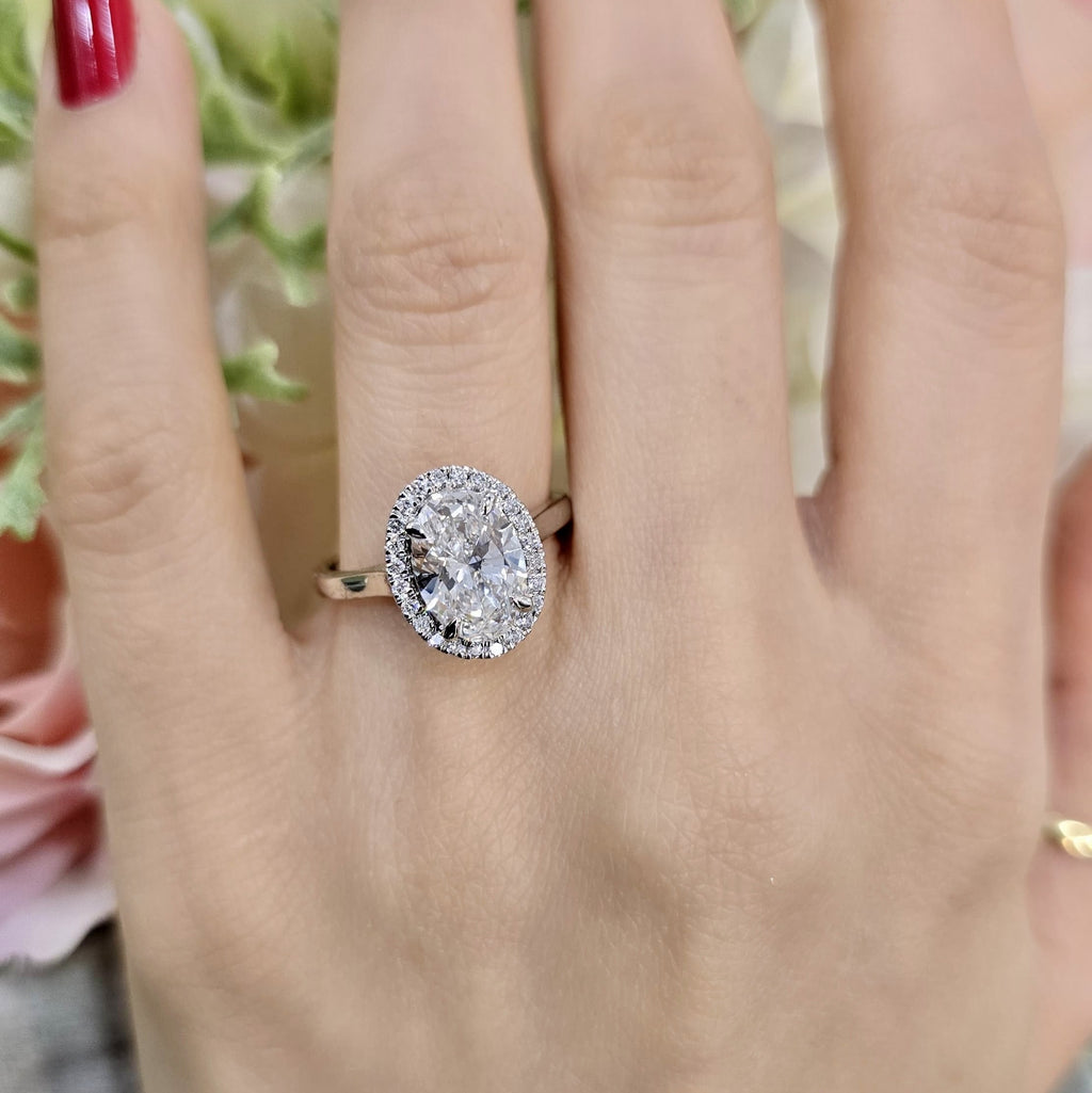 Clearance ! E/VS 2.30Ct IGI Certified Oval Diamond Halo Engagement Ring In Platinum