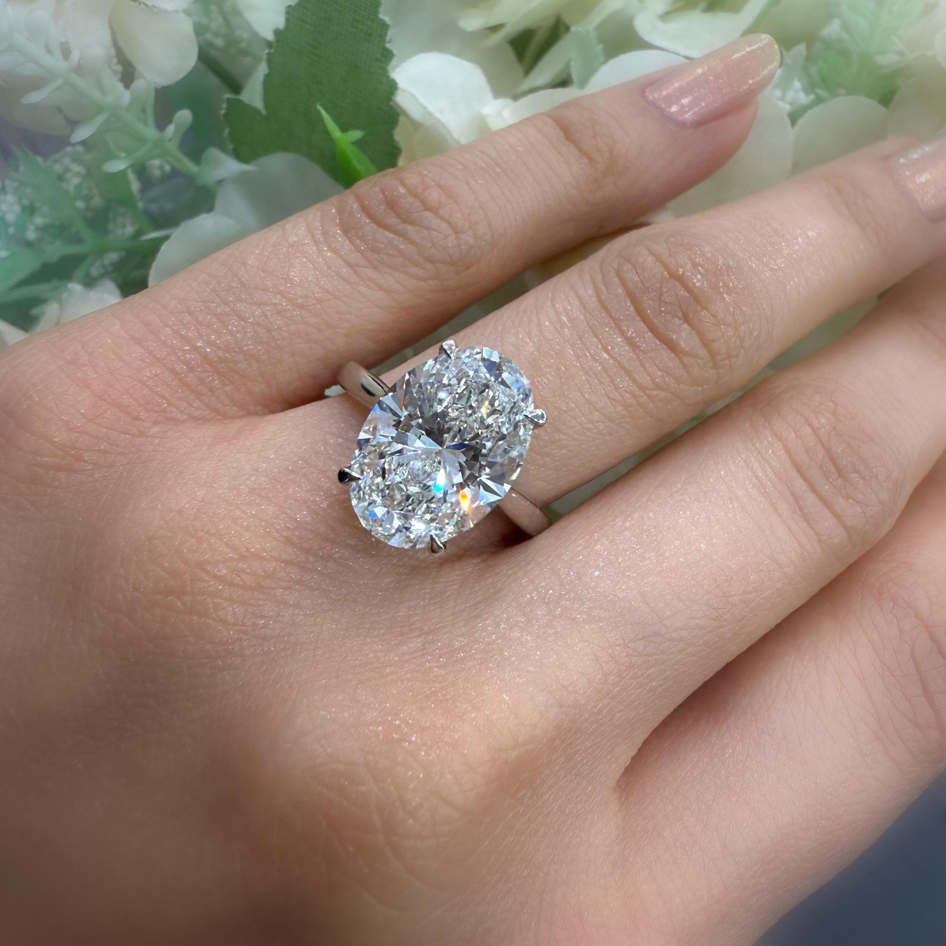 CLEARANCE ! IGI Certified E/VS 6.00Ct Lab Oval Diamond Solitaire Engagement Ring, Platinum / 18K Gold