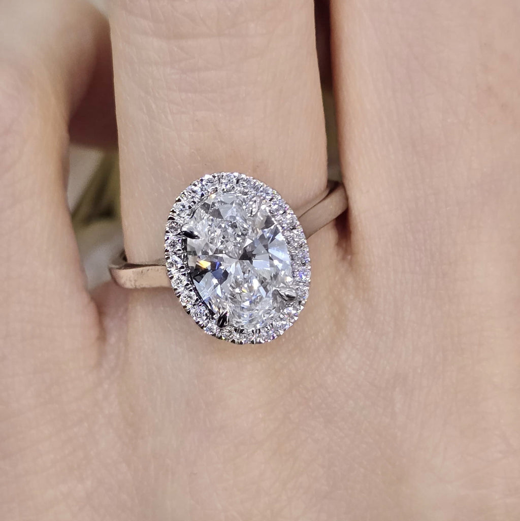 Clearance ! E/VS 2.30Ct IGI Certified Oval Diamond Halo Engagement Ring In Platinum