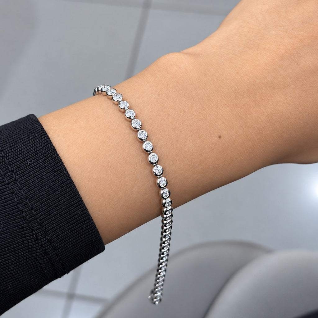 2.00ct Round Diamond Tennis Bracelet - Gold (Angle View 14)