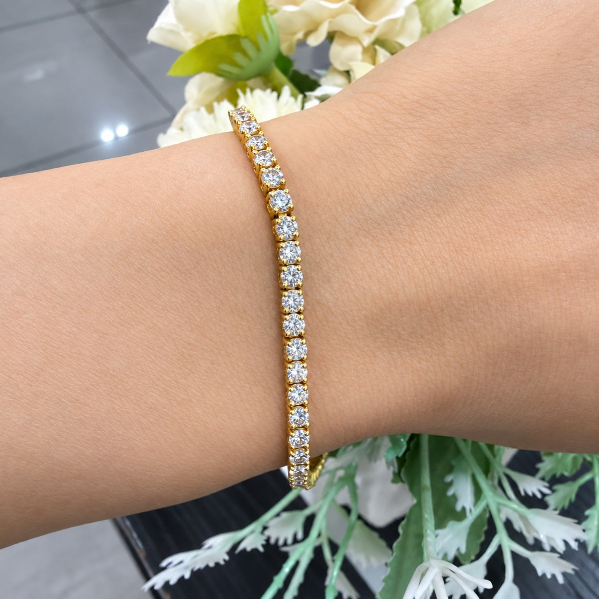 4.00ct Round Diamond Tennis Bracelet - 9k White Gold (Angle View 5)