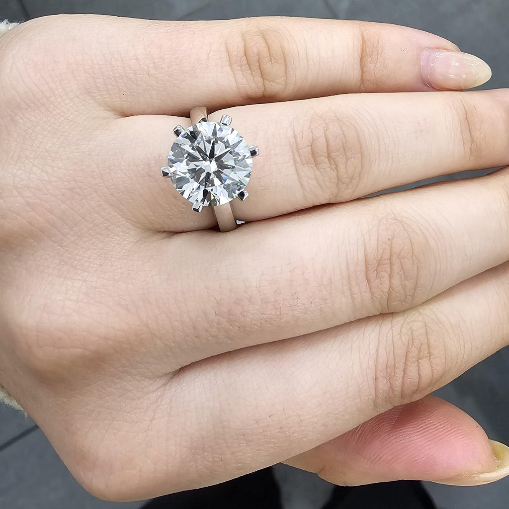 Clearance IGI Certified D-F/VS 4.00Ct Round Diamond Solitaire Engagement Ring in Platinum