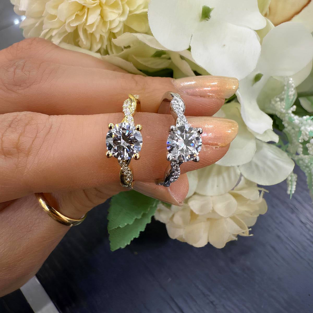 IGI Certified 1.20Carat D/VS Round & Side Diamond Twisted Shank Designer Ring