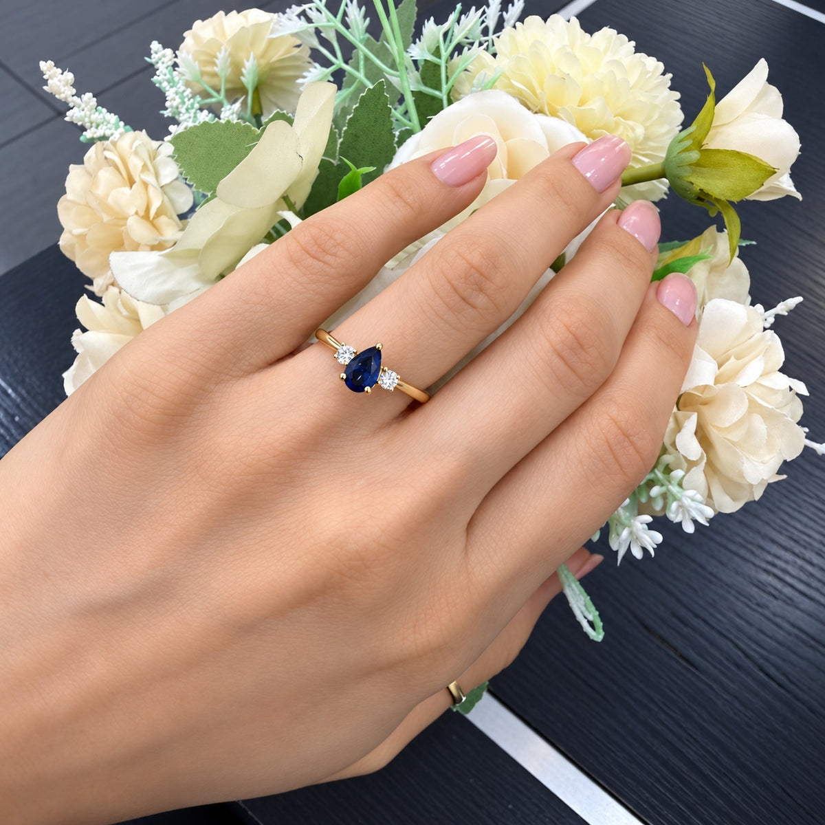1.00Ct Blue Sapphire Pear & Round Diamonds Claw Set Ring 18k Yellow Gold