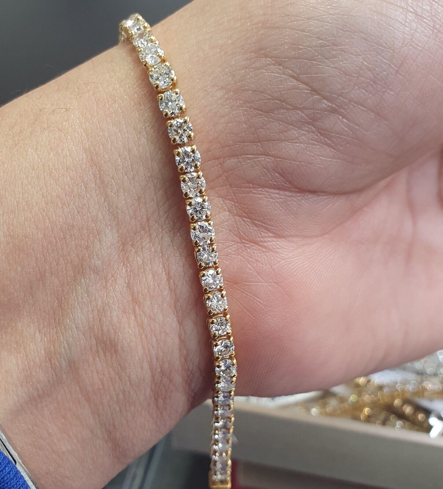Round Diamond tennis bracelet in yellow gold