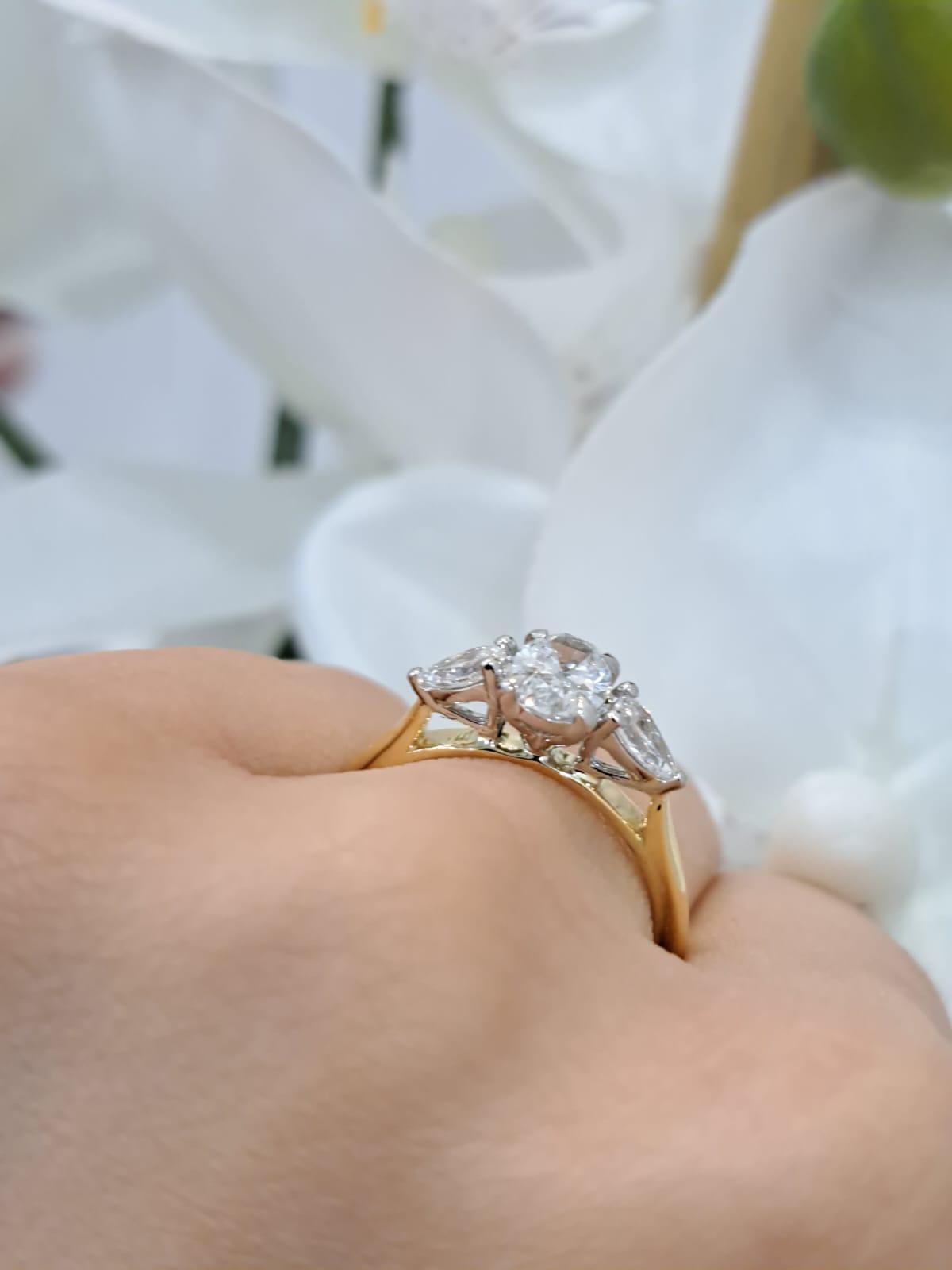 F/VS 1.50 Ct Oval With Side Pear Lab Diamond Trilogy Engagement Ring For Her