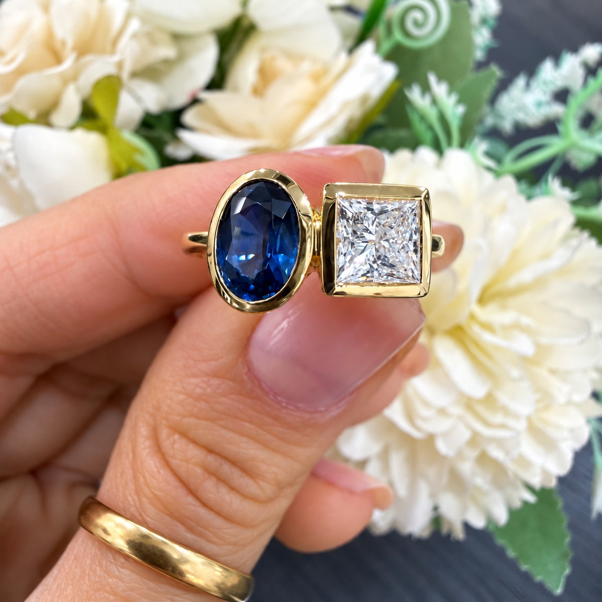 Toi et Moi Ring GIA Certified 1.00 Carat with Oval Blue Sapphire and Princess-Cut Diamond In 18k Yellow Gold
