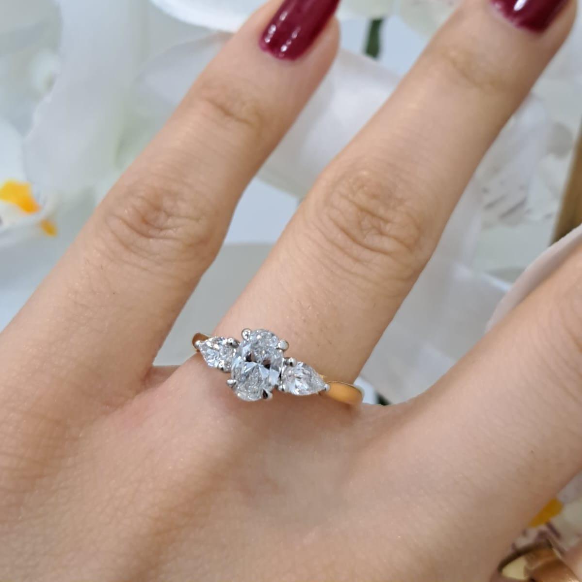 F/VS 1.50 Ct Oval With Side Pear Lab Diamond Trilogy Engagement Ring For Her