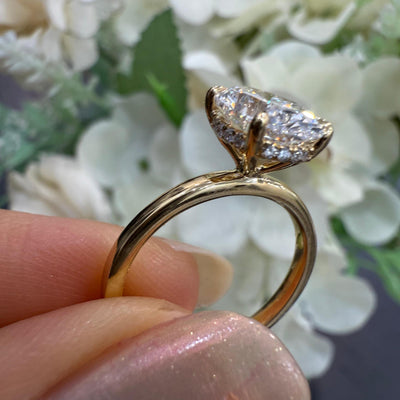 1.15CT IGI Certified Diamond Oval Cut Hidden Halo Women's Engagement Ring - 18k Yellow Gold