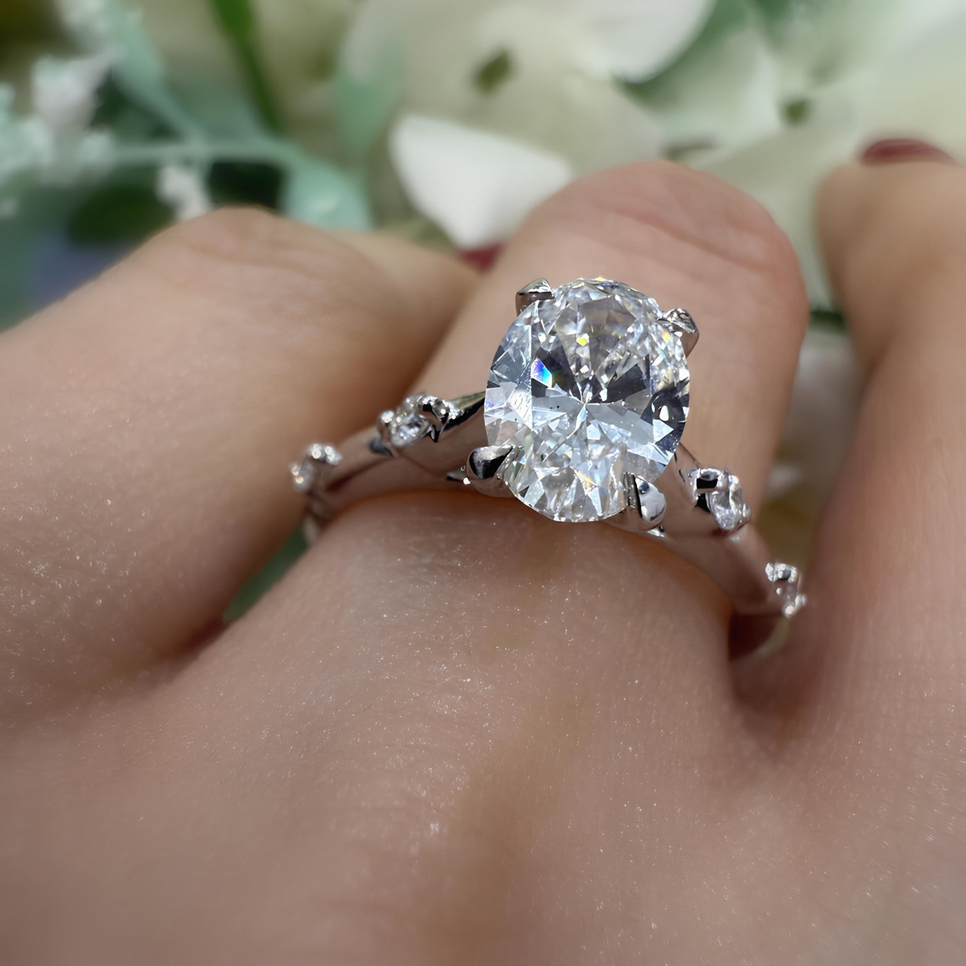 IGI Certified 2.00Ct E/VS Oval With Side Diamond Engagement Ring In Platinum (950)
