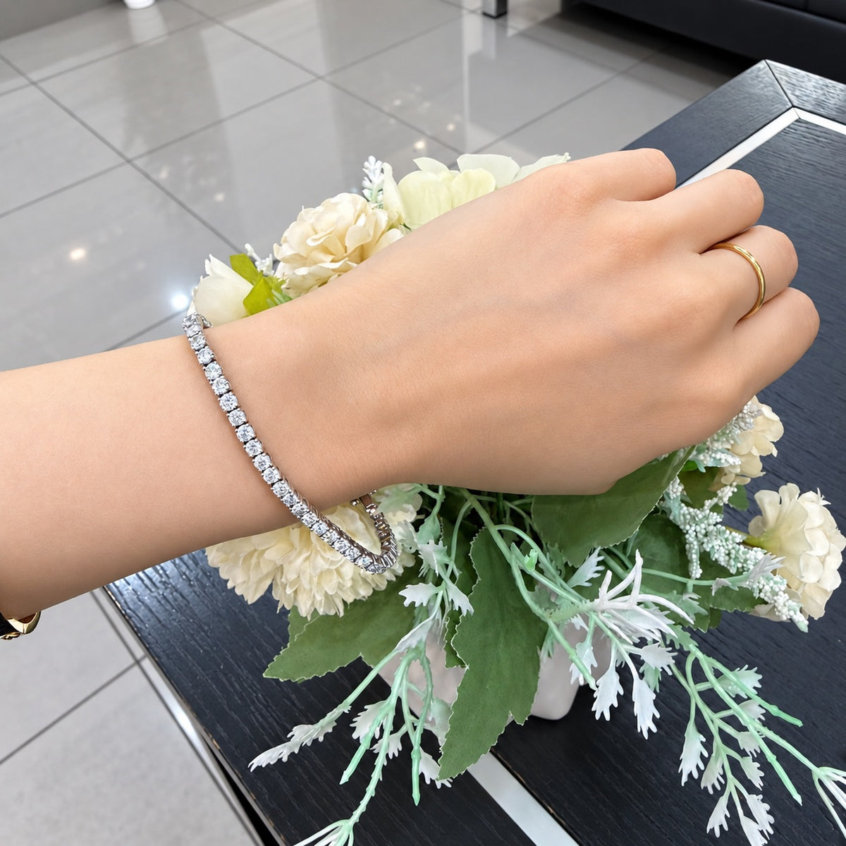 6.00ct Round Diamond Tennis Bracelet - 9k White Gold (Angle View 3)