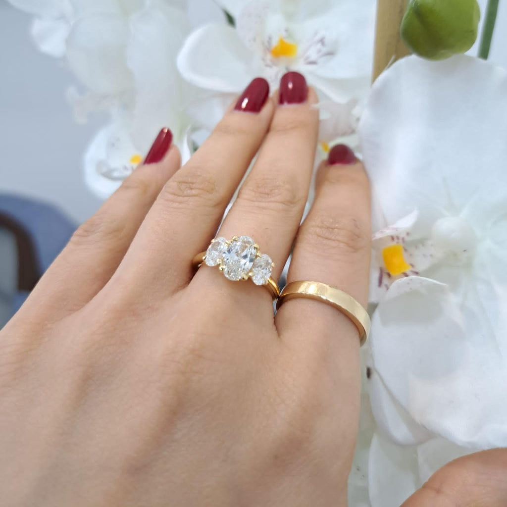 Best Offer..! F/VS 1.94 Ct Oval Diamond Trilogy Engagement Ring In 18k Gold