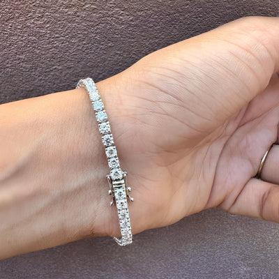 D/VVS 9.00 Carat Lab Grown Diamond Tennis Bracelet in 9K Gold | Amada Diamonds