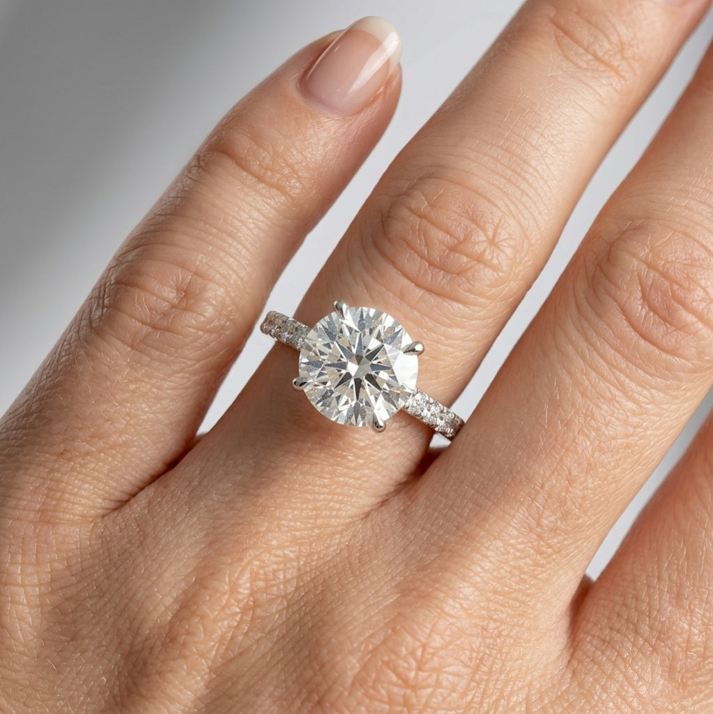 Last Piece IGI Certified 4.50Ct Round Diamond Engagement Ring in Platinum