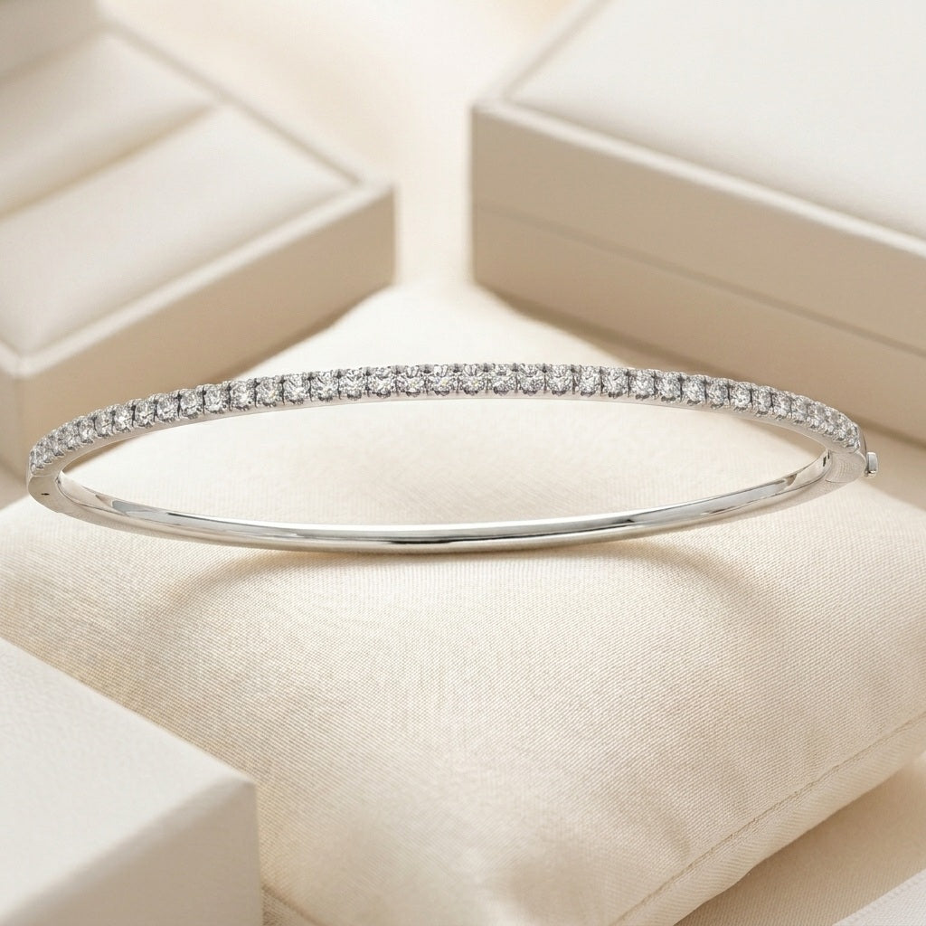 1.75ct Round Diamond Tennis Bangle - 18k Gold (Angle View 4)
